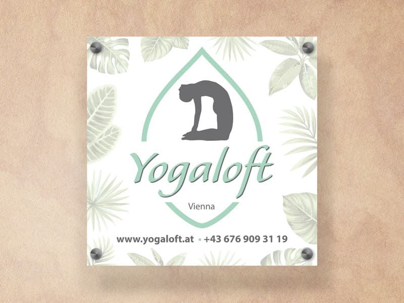 Schild Yogaloft Vienna gestaltet von der Werbeagentur Mauenbert